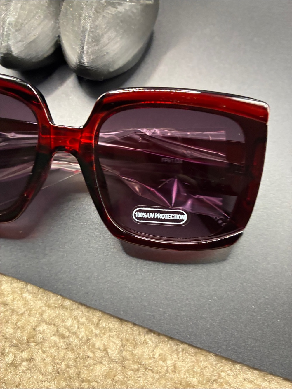 Fashion Nova Oversized Square Sunglasses - Burgundy - Picture 3 of 4